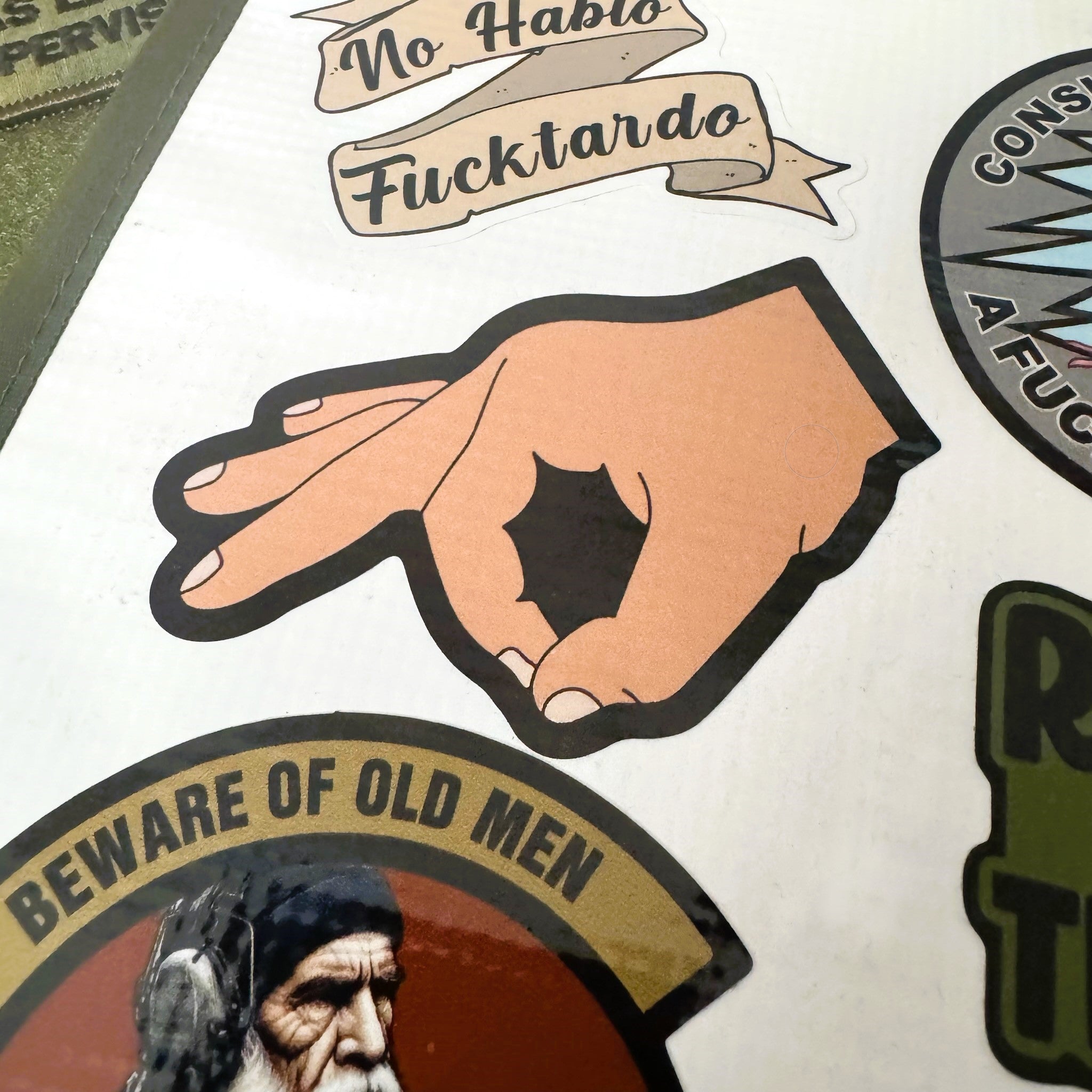STICKER - Gotcha Circle Fingers - If you look you get hit! - 3"